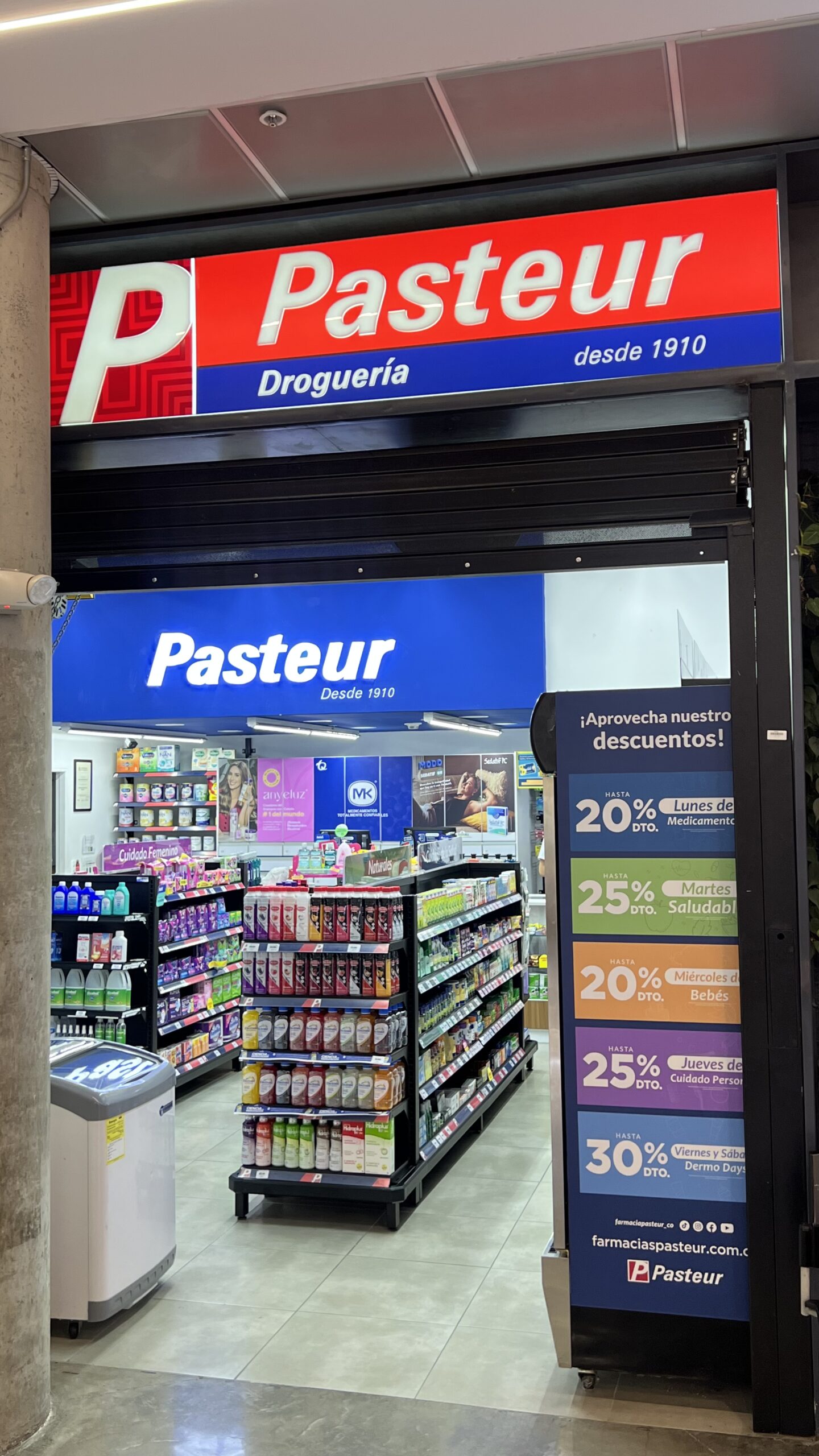 //distritoavignon.com/wp-content/uploads/2026/04/pasteur-scaled.jpg